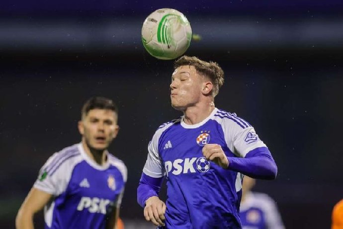  Nhật định phạt góc Dinamo Zagreb vs Genk, 0h45 ngày 20/02