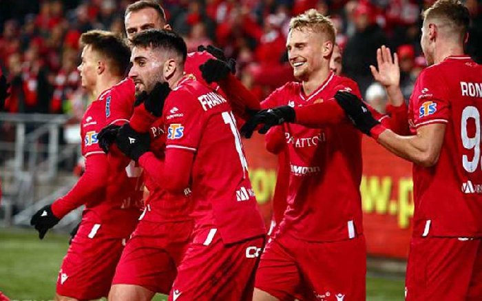  Nhận định Widzew lodz vs Radomiak Radom 1h30 ngày 18/10: Ra về tay trắng