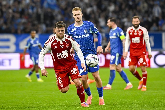  Nhật định phạt góc Brest vs Marseille, 2h45 ngày 21/02