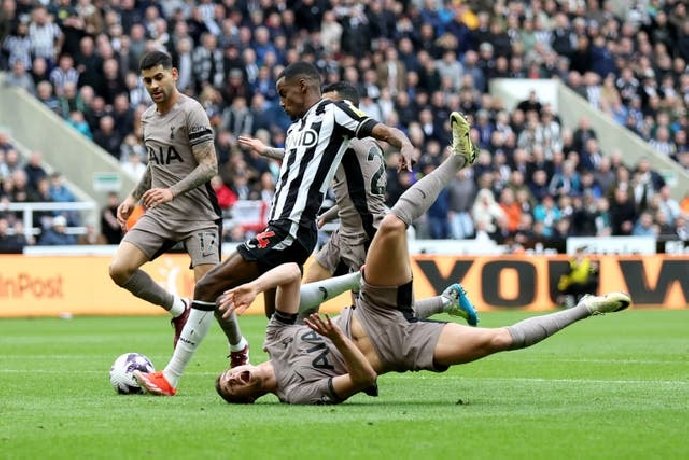  Nhật định phạt góc Newcastle vs Tottenham, 3h15 ngày 03/12