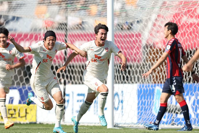  Nhận định Jeju SK vs Anyang 17h00 ngày 19/7: Đối thủ cân sức