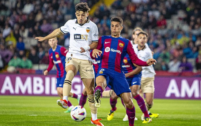 Nhật định phạt góc Valencia vs Barcelona, 2h00 ngày 24/5