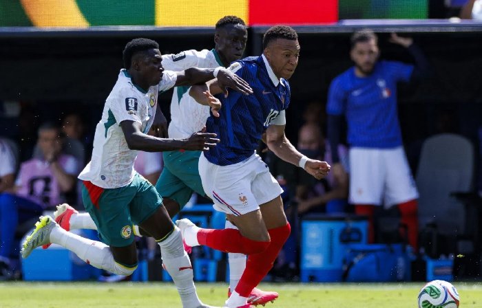  Soi thẻ phạt Pháp vs Iraq, 4h00 ngày 23/6
