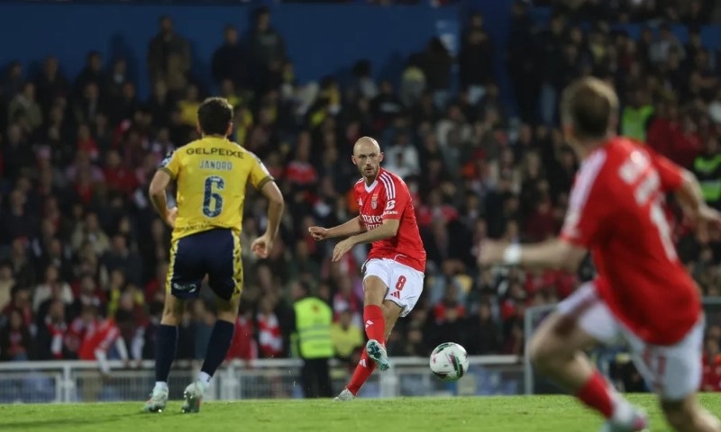 Nhật định phạt góc Benfica vs Estoril, 2h15 ngày 1/9 - Ảnh 1