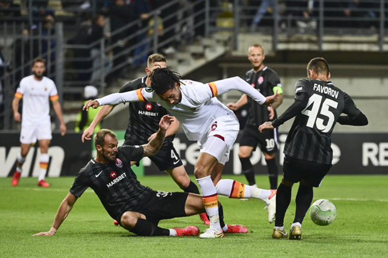 Nhận định Zorya Luhansk vs Karpaty Lviv, 23h00 ngày 5/12: Tách khỏi đối thủ - Ảnh 1