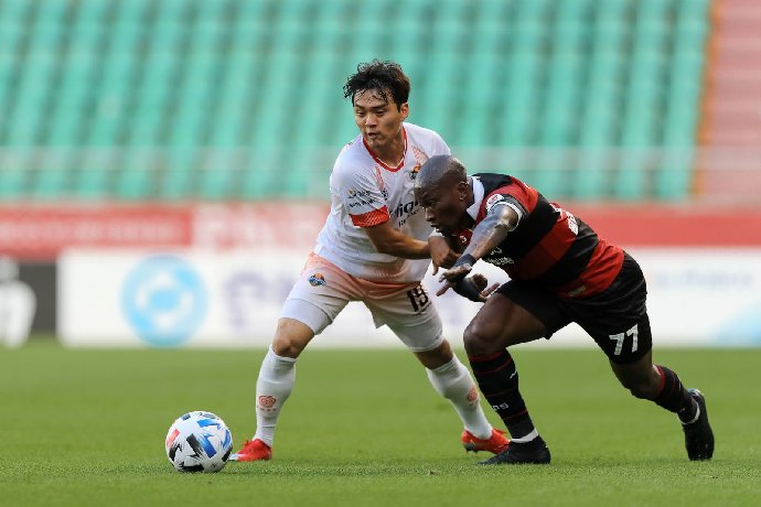  Nhận định Gangwon vs Pohang Steelers 14h30 ngày 5/5: Chủ nhà thắng thế
