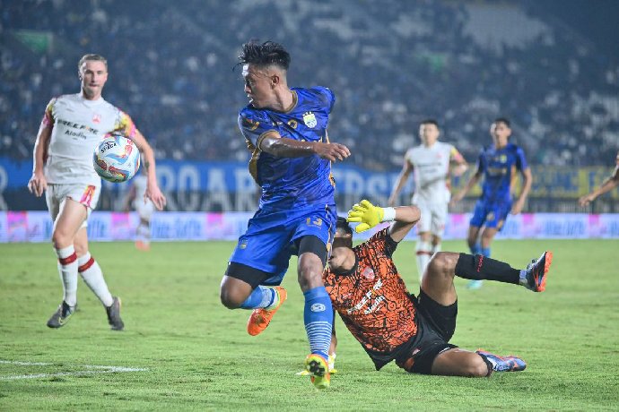  Nhận định Persib Bandung vs Persis Solo, 19h00 ngày 27/10: Tiếng nói của kẻ mạnh