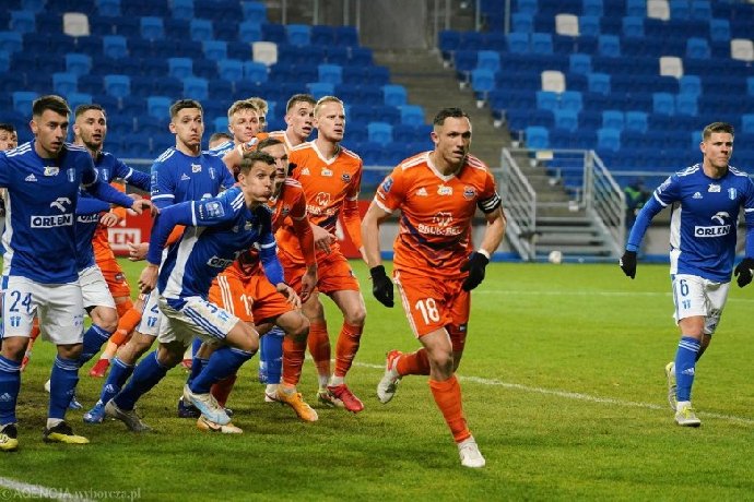  Nhận định Wisla Plock vs Bruk Bet Termalica Nieciecza, 0h00 ngày 21/10: Vẫy vùng nhóm cuối