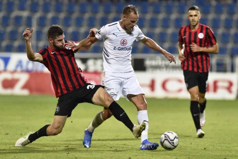 Nhận định Lokomotiv Sofia vs Lokomotiv Plovdiv 00h00 ngày 25/10: Khách lấn chủ - Ảnh 1