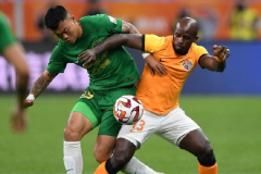 Soi thẻ phạt Qingdao West Coast vs Zhejiang Professional, 17h00 ngày 28/6