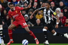Nhật định phạt góc Newcastle vs Liverpool, 22h30 ngày 23/8