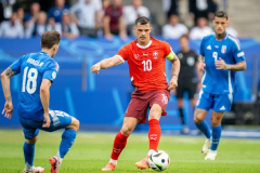 Nhật định phạt góc Thụy Sĩ vs Bosnia-Herzegovina, 2h00 ngày 19/6