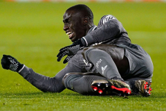 Ferland Mendy tính giải nghệ, Real Madrid chìm sâu khủng hoảng