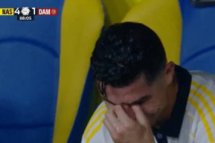 Cristiano Ronaldo khóc nức nở trong ngày vô địch
