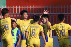 HLV Phạm Minh Đức tái xuất đầy ấn tượng cùng Trẻ Hà Nội