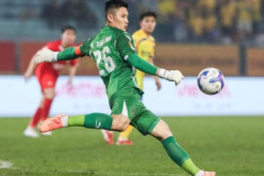 Thủ môn Huỳnh Tuấn Linh, ‘người hùng’ giữa hai thế giới