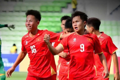Dàn tuyển thủ U19 Việt Nam lên chơi chuyên nghiệp