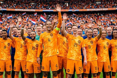 Điểm tin sáng 21/6: Hà Lan phá kỷ lục của Brazil
