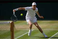 Jannik Sinner hạ Djokovic, tái đấu Zverev ở chung kết Wimbledon