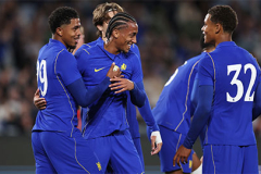 Chelsea thắng trận ra mắt của Alonso trong màn rượt đuổi 10 bàn