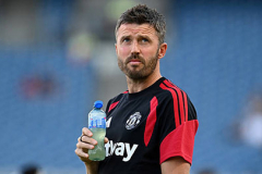 MU đang đẩy Carrick vào thế khó