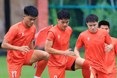 ĐT Việt Nam đón tin cực vui trong buổi tập đầu tiên tại Malaysia