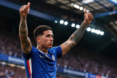 Hết hạn chót, Chelsea vẫn đau đầu vì Enzo Fernandez