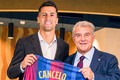 Barca chính thức ký hợp đồng với Joao Cancelo