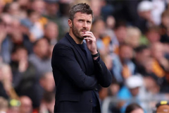 MU: Chiếc mặt nạ của Carrick bắt đầu rớt xuống