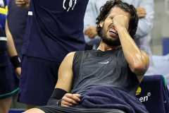 Thua cay đắng Ben Shelton giữa đêm, Carlos Alcaraz thành cựu vương US Open