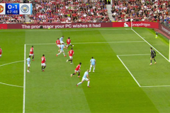 Arsenal hành động sau quyết định gây tranh cãi của trọng tài ở derby Manchester