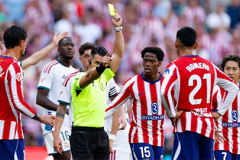 Chuyên gia trọng tài: Romero đáng lẽ phải nhận thẻ đỏ trong derby Madrid