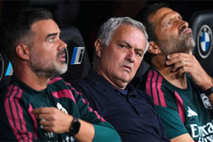 Mourinho bất đắc dĩ gọi tên 3 'sao mai' Real Madrid