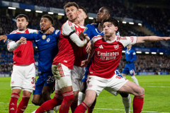 Premier League 'dẹp loạn' đá phạt góc