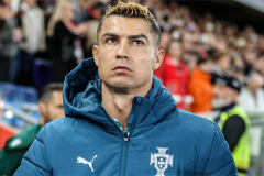Ronaldo chọc giận Bồ Đào Nha chỉ bằng một nút ‘like’