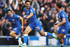 Brighton thắng '5 sao', chiếm ngôi nhì nhờ siêu phẩm tái hiện bàn thắng của Beckham