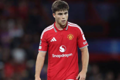 Tin bóng đá tối 21/10: Sao trẻ MU tính rời Old Trafford