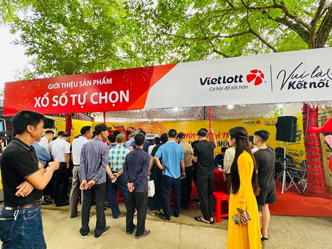  Vietlott ghi dấu ấn tại Lễ hội Đền Hát Môn với chuỗi trải nghiệm văn hóa đặc sắc