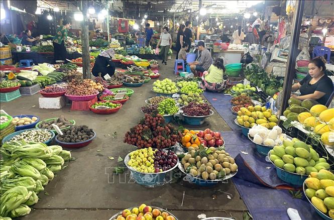  Áp lực giá xăng dầu, nhiều mặt hàng thực phẩm nhích giá