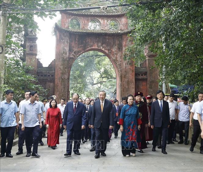  Tổng Bí thư, Chủ tịch nước Tô Lâm dâng hương tưởng niệm các vua Hùng