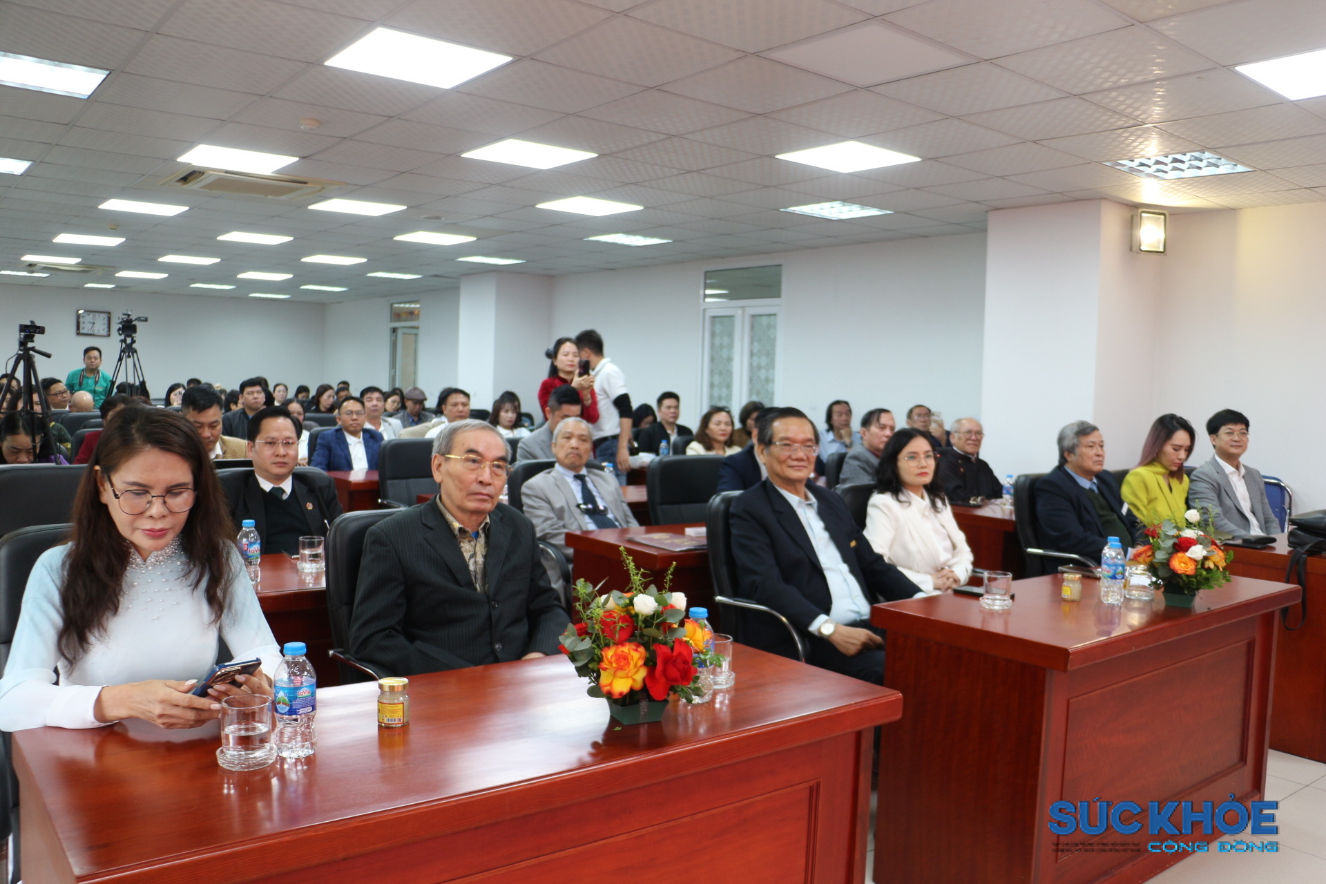 Đại diện Ban tổ chức, đối tác, khách hàng tham dự Lễ ra mắt