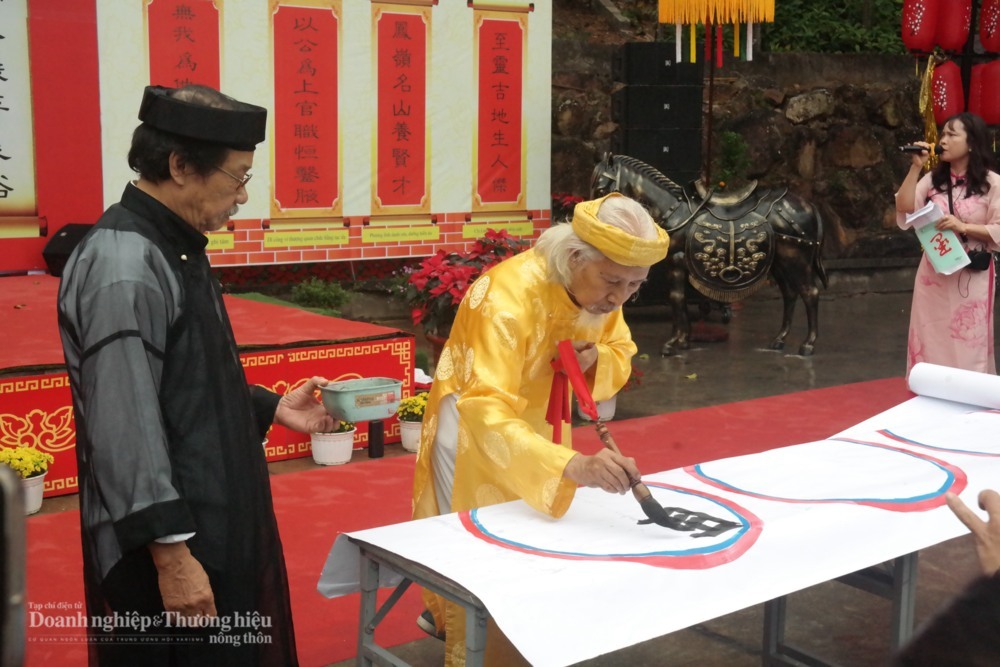 Lễ khai bút Đền thờ Chu Văn An: Nét đẹp văn hóa đầu năm 5