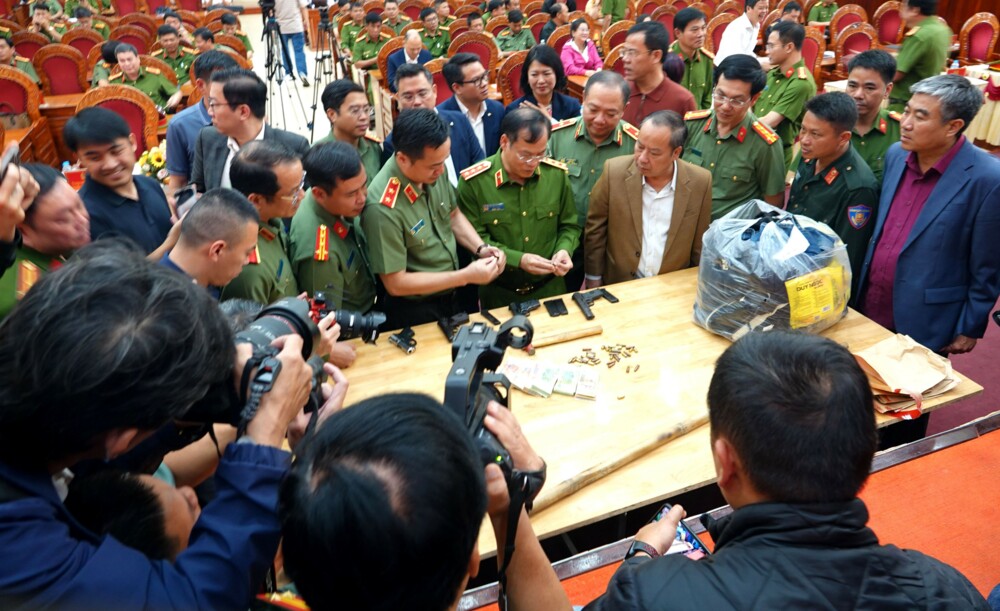 Sở hữu 6 tiền án, 'T đen' kéo đồng phạm đi cướp ngân hàng, lãnh 30 năm tù 5