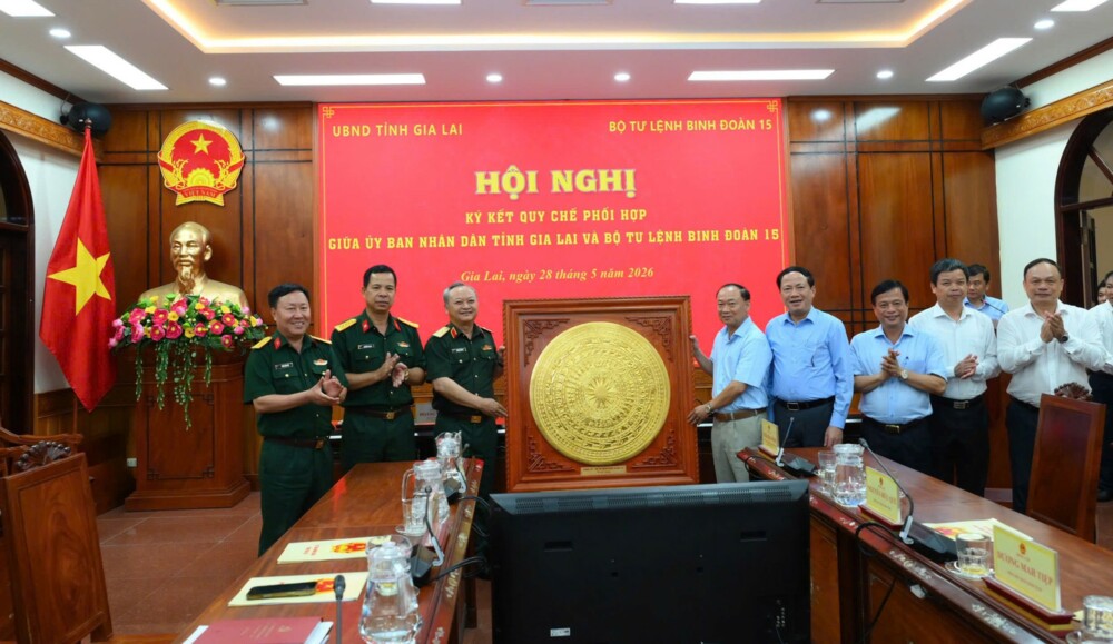 Gia Lai: Ký kết quy chế phối hợp giữa UBND tỉnh và Binh đoàn 15 9